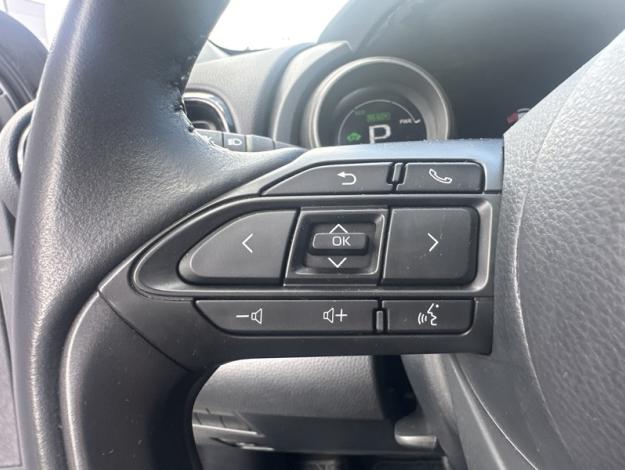 TOYOTA Yaris 116h Design  