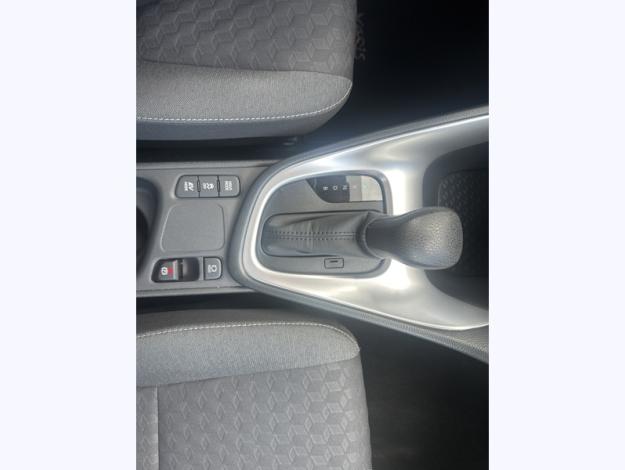 TOYOTA Yaris 116h Design  