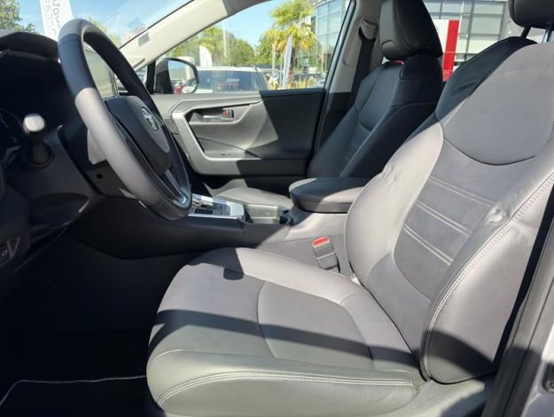 TOYOTA RAV4 218h Lounge  
