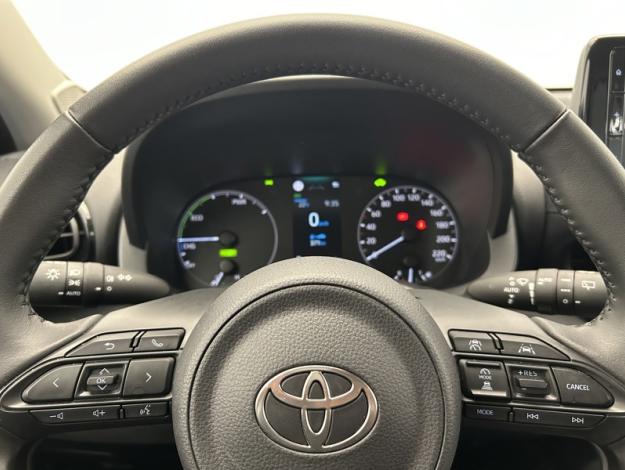 TOYOTA Yaris 116h Dynamic  