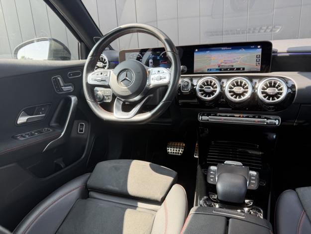 MERCEDES-BENZ Classe A 180 d Berline AMG Line  Classe A Berline / V1771 Classe A 180 d Berline AMG Line