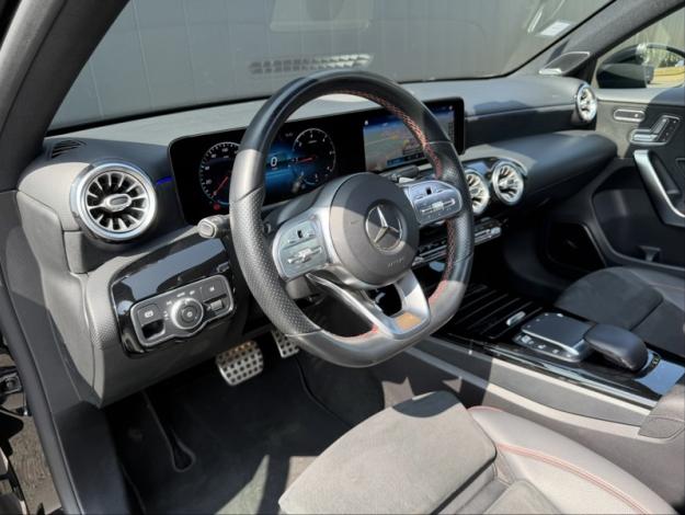 MERCEDES-BENZ Classe A 180 d Berline AMG Line  Classe A Berline / V1771 Classe A 180 d Berline AMG Line