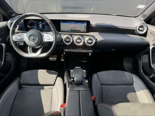 MERCEDES-BENZ Classe A 180 d Berline AMG Line  Classe A Berline / V1771 Classe A 180 d Berline AMG Line
