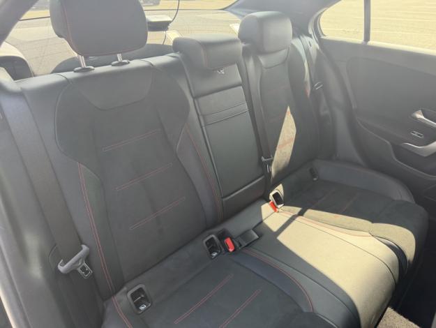 MERCEDES-BENZ Classe A 180 d Berline AMG Line  Classe A Berline / V1771 Classe A 180 d Berline AMG Line