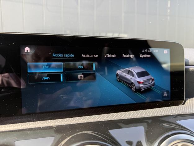 MERCEDES-BENZ Classe A 180 d Berline AMG Line  Classe A Berline / V1771 Classe A 180 d Berline AMG Line