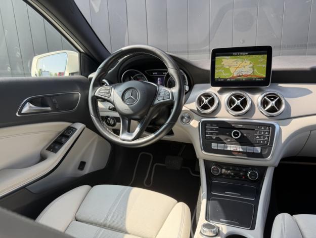 MERCEDES-BENZ GLA 200 Sensation  GLA 200 Sensation