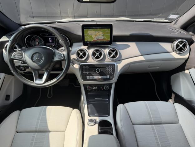 MERCEDES-BENZ GLA 200 Sensation  GLA 200 Sensation