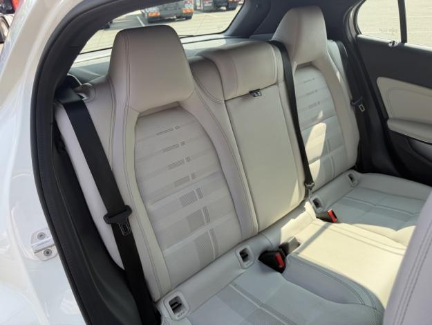MERCEDES-BENZ GLA 200 Sensation  GLA 200 Sensation