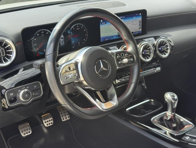 MERCEDES-BENZ A 180 AMG Pack Night Toit Pano  
