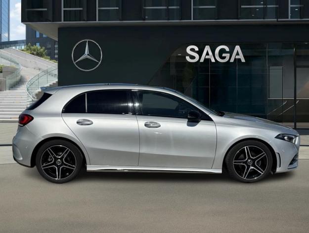 MERCEDES-BENZ A 180 AMG Pack Night Toit Pano  