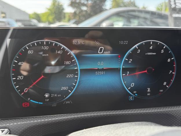 MERCEDES-BENZ A 180 AMG Pack Night Toit Pano  