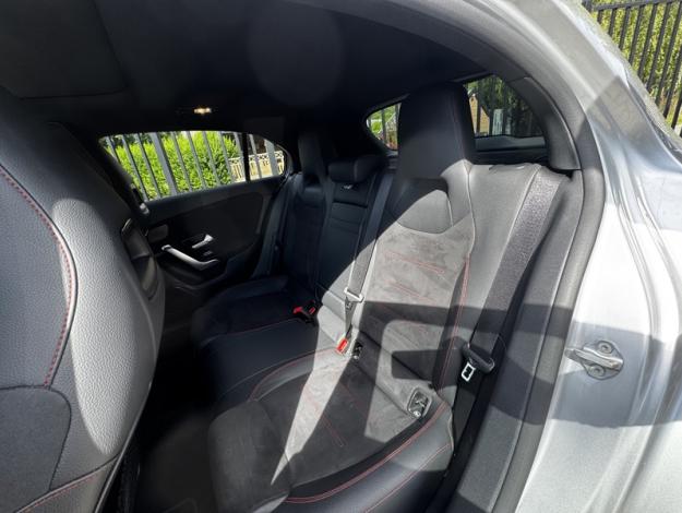 MERCEDES-BENZ A 180 AMG Pack Night Toit Pano  