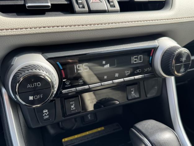 TOYOTA RAV4 218ch Lounge 2WD  