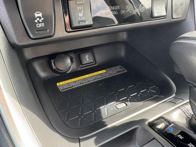 TOYOTA RAV4 218ch Lounge 2WD  