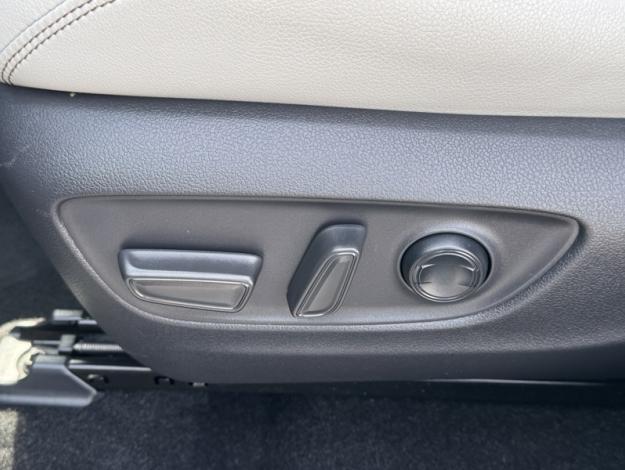 TOYOTA RAV4 218ch Lounge 2WD  
