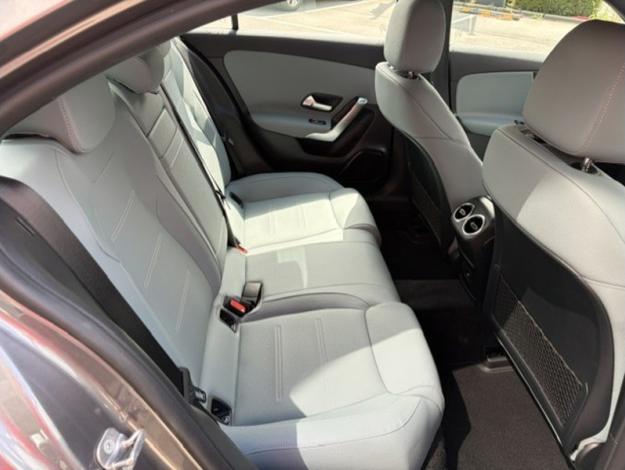 MERCEDES-BENZ A 180 Berline AMG Line  