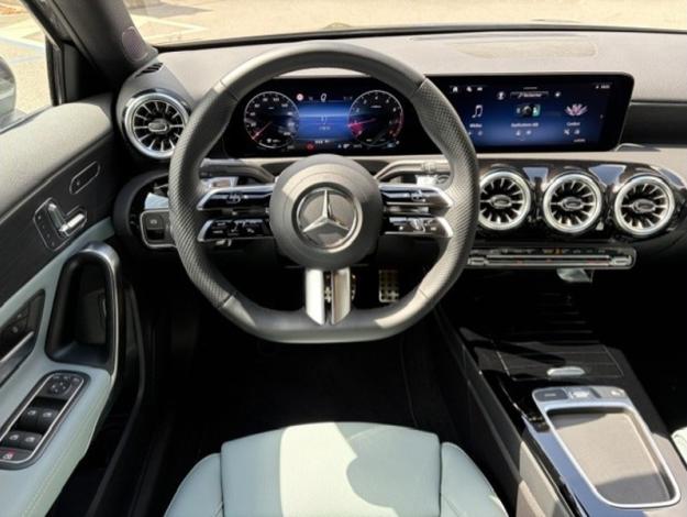 MERCEDES-BENZ A 180 Berline AMG Line  