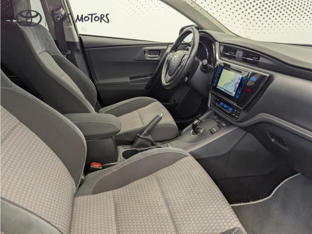 TOYOTA Auris 1.8 HYBRID 136 CVT AUTO COLLECTION  