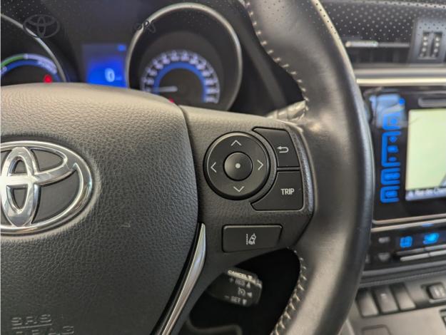 TOYOTA Auris 1.8 HYBRID 136 CVT AUTO COLLECTION  