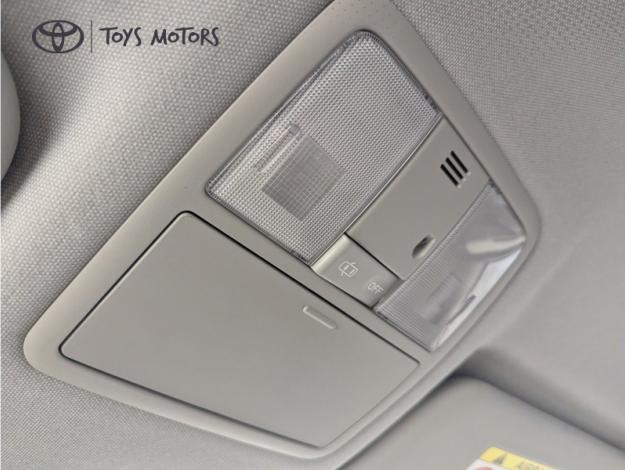 TOYOTA Auris 1.8 HYBRID 136 CVT AUTO COLLECTION  