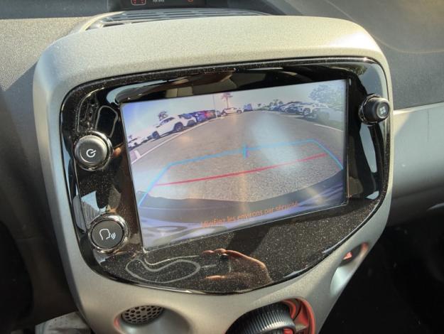TOYOTA Aygo 1.0 VVT-i x-play  
