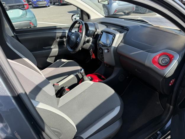 TOYOTA Aygo 1.0 VVT-i x-play  