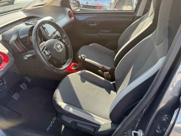 TOYOTA Aygo 1.0 VVT-i x-play  