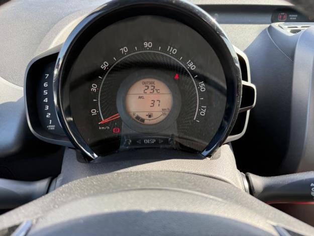 TOYOTA Aygo 1.0 VVT-i x-play  