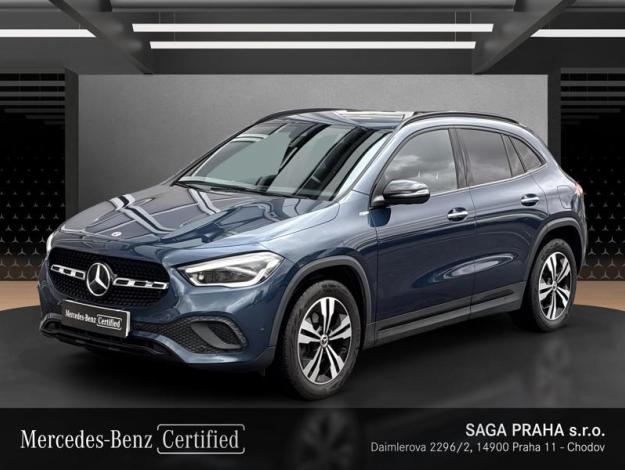 MERCEDES-BENZ GLA 200 d 4MATIC (1/18)