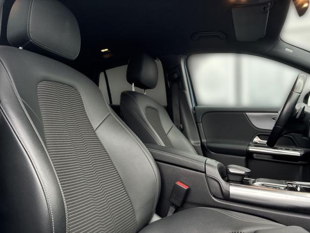 MERCEDES-BENZ GLA 200 d 4MATIC (16/18)