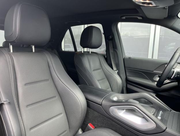MERCEDES-BENZ GLE 300 d 4MATIC AMG Line Night  (16/18)