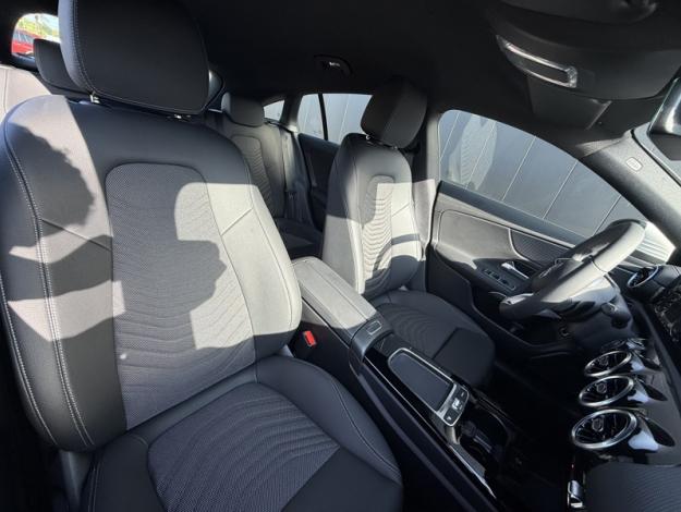MERCEDES-BENZ CLA Shooting Brake CLA 250 e Hybrid EQ Shooting Brake Business Line  CLA 250 e Hybrid EQ Shooting Brake Business Line