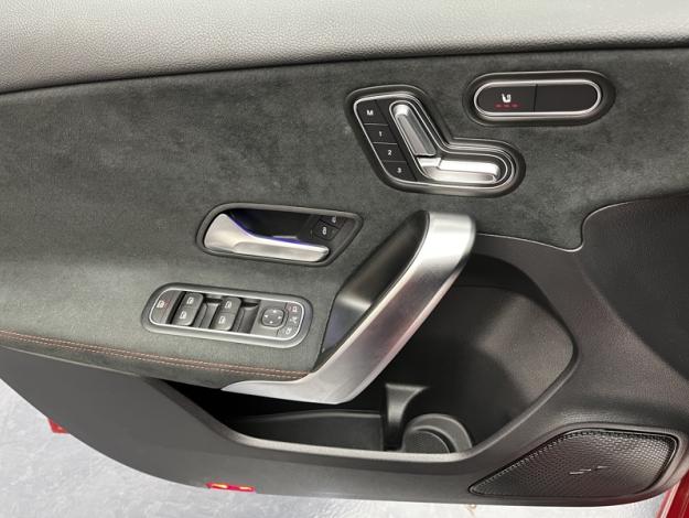 MERCEDES-BENZ Classe A 180 AMG Line  