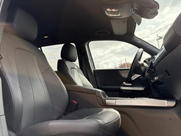 MERCEDES-BENZ GLB 180 d Luxury Pack Night 7 places  