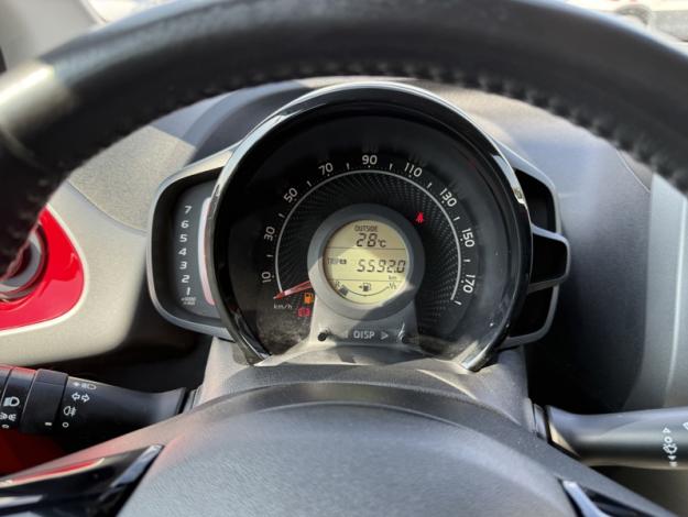 TOYOTA Aygo 1.0 VVT-i x-play  