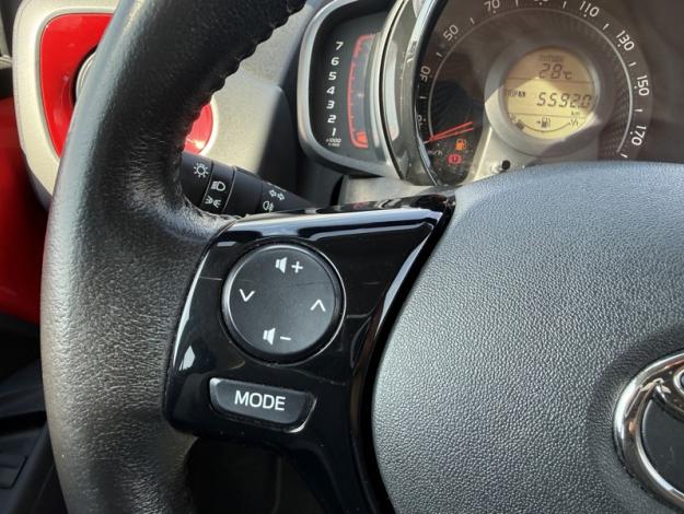 TOYOTA Aygo 1.0 VVT-i x-play  