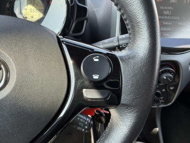 TOYOTA Aygo 1.0 VVT-i x-play  