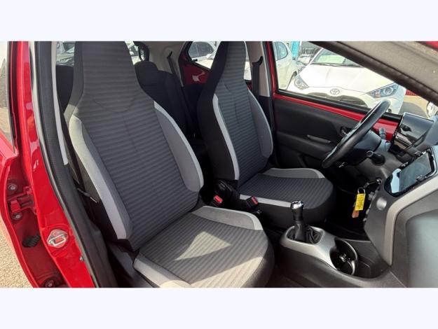 TOYOTA Aygo 1.0 72 ch  x-play x-app  1.0 72 ch 