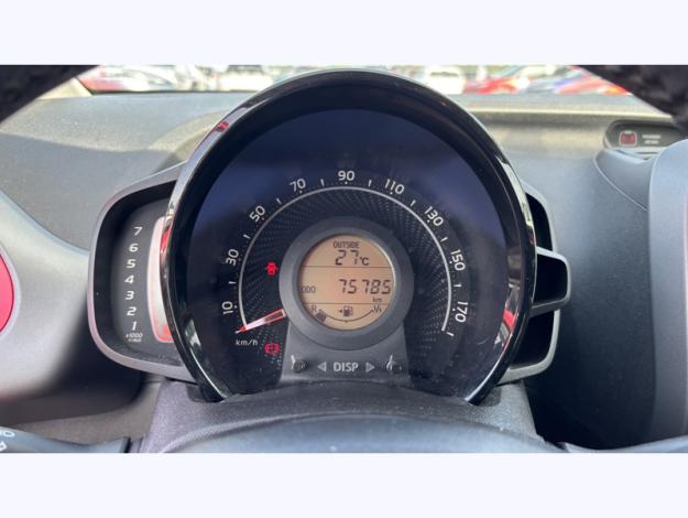 TOYOTA Aygo 1.0 72 ch  x-play x-app  1.0 72 ch 