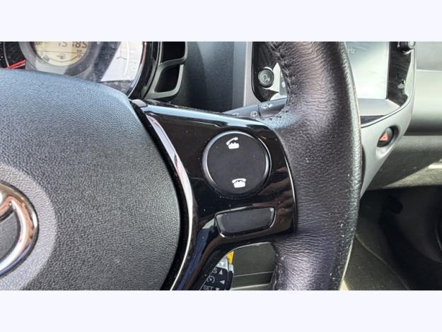 TOYOTA Aygo 1.0 72 ch  x-play x-app  1.0 72 ch 