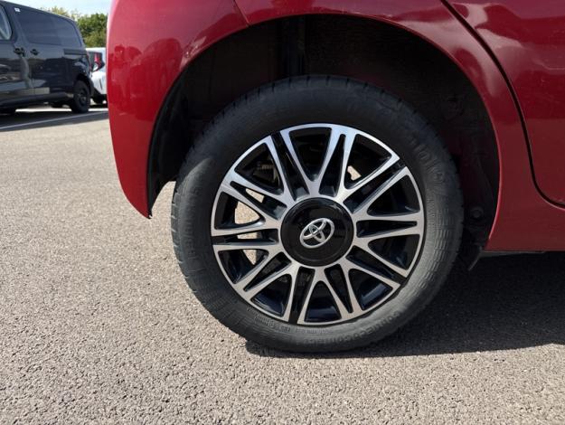 TOYOTA Aygo 1.0 VVT-i x-clusiv   