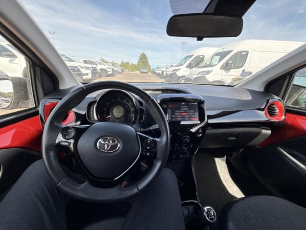 TOYOTA Aygo 1.0 VVT-i x-clusiv   