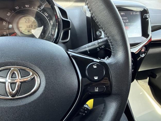 TOYOTA Aygo 1.0 VVT-i x-clusiv   
