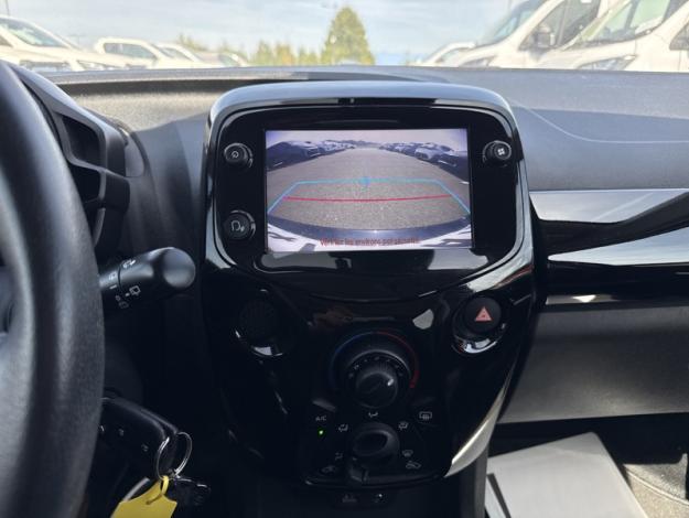 TOYOTA Aygo 1.0 VVT-i x-clusiv   