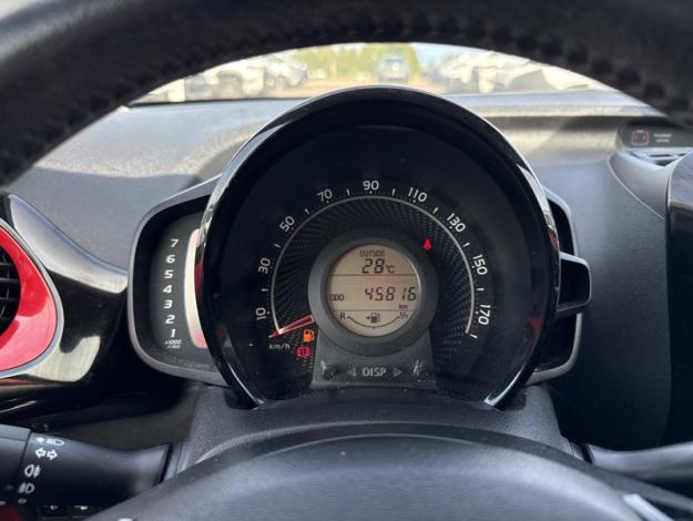 TOYOTA Aygo 1.0 VVT-i x-clusiv   