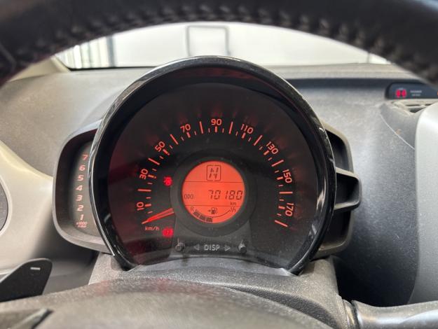 TOYOTA Aygo 1.0 VVT-i x-play  