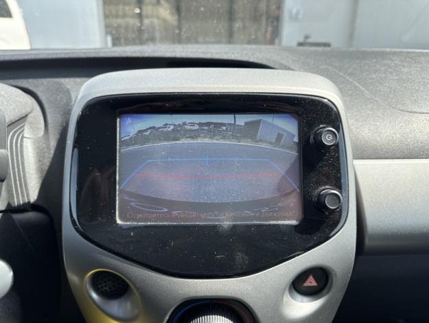 TOYOTA Aygo 1.0 VVT-i x-play  
