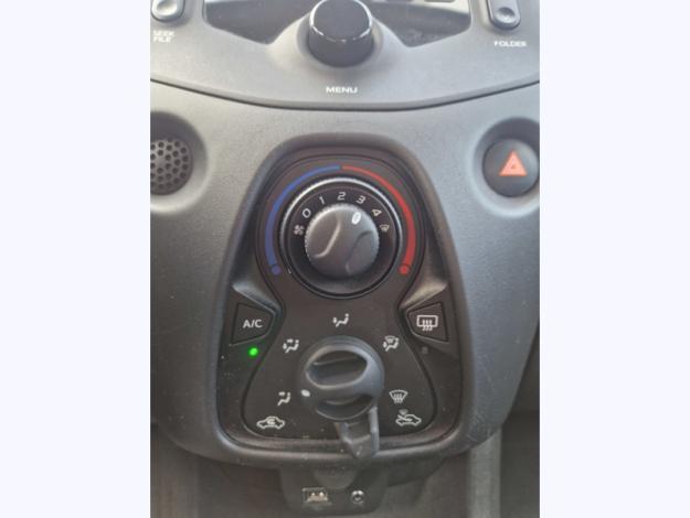 TOYOTA Aygo 1.0 VVT-i x-black  1.0 72 ch 