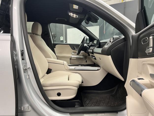 MERCEDES-BENZ GLB 200 d Luxury Line Facelift  