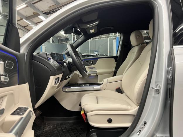 MERCEDES-BENZ GLB 200 d Luxury Line Facelift  